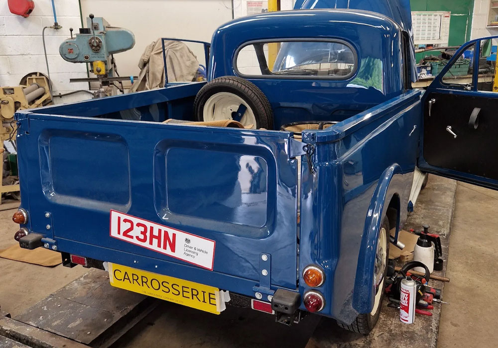 Why Choose Us For Your Morris Minor Restoration Needs? Classic Morris Minor Restoration Services | Carrosserie