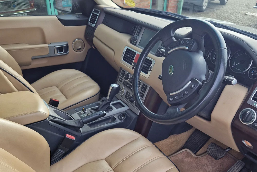 Why Choose Us For Your Range Rover Restoration Needs? Classic Range Rover Restoration Services | Carrosserie