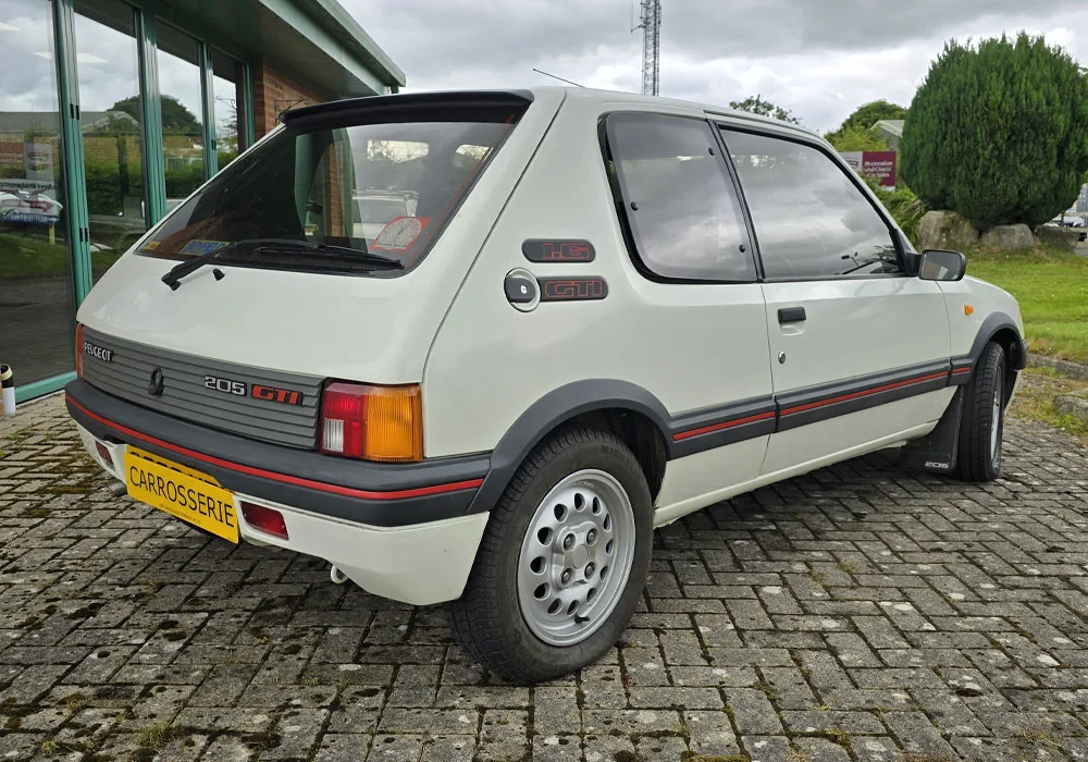 1990 Peugeot 205 1.6 GTI | Classic Car Restoration | Carrosserie