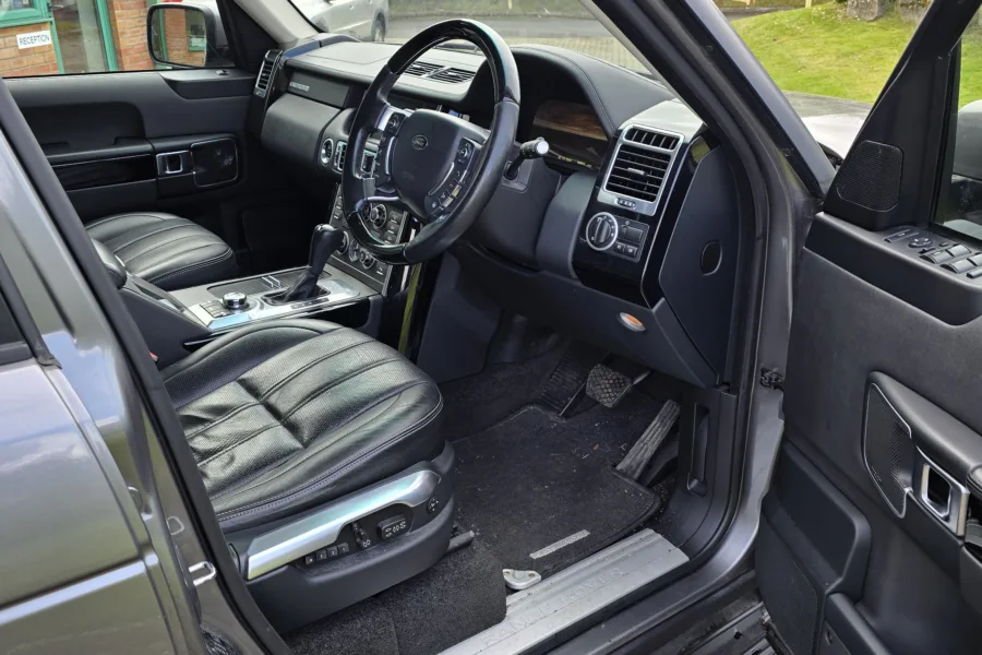 2010 Range Rover Vogue SE TDV8 - 2nd October 2024 - 19